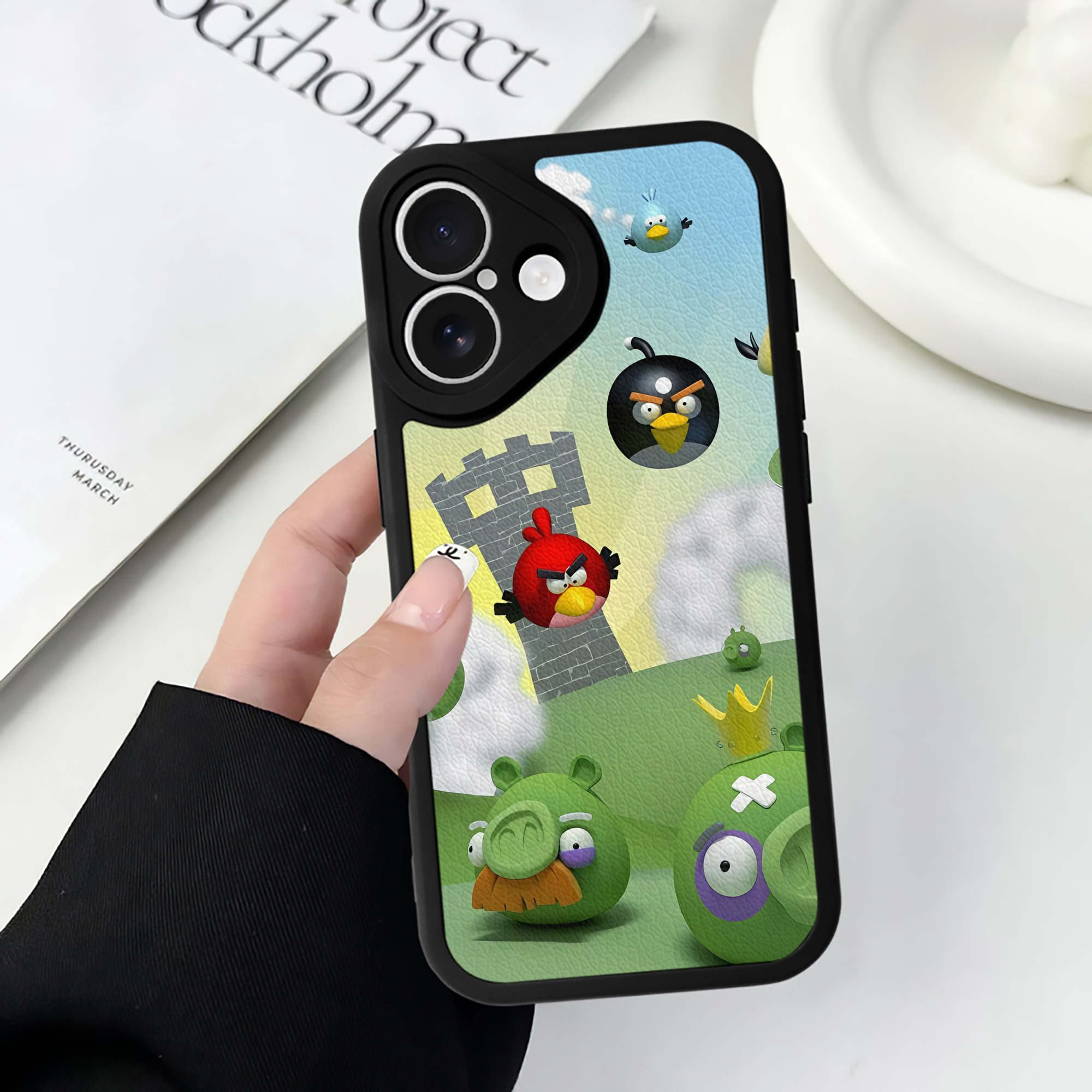 （画像用） Angry Birds アングリーバード 【iPhone 16シリーズ対応】シリコンスマホケース（レザー調） 材質：シリコン